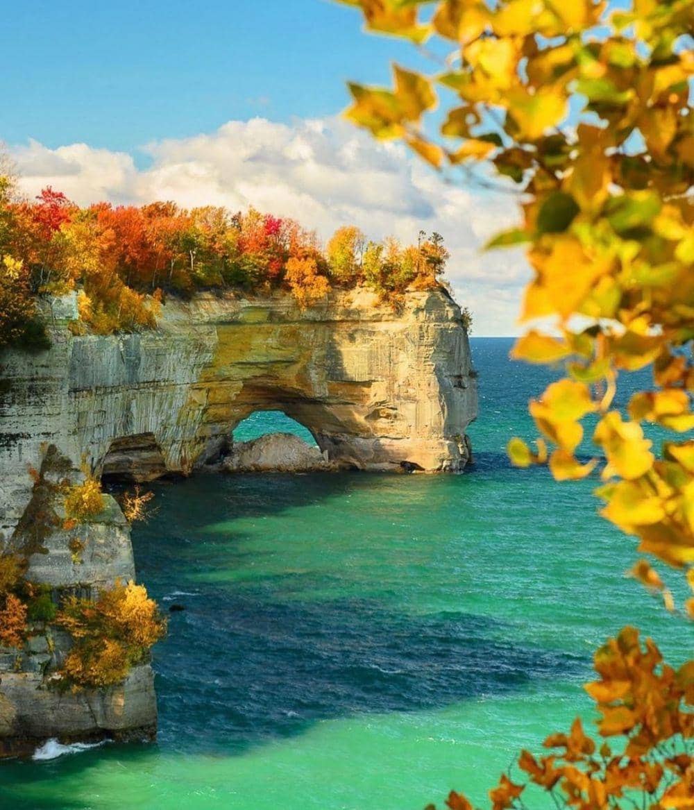 fakta Pictured Rocks National Lakeshore (instagram.com/greatlakesloving)
