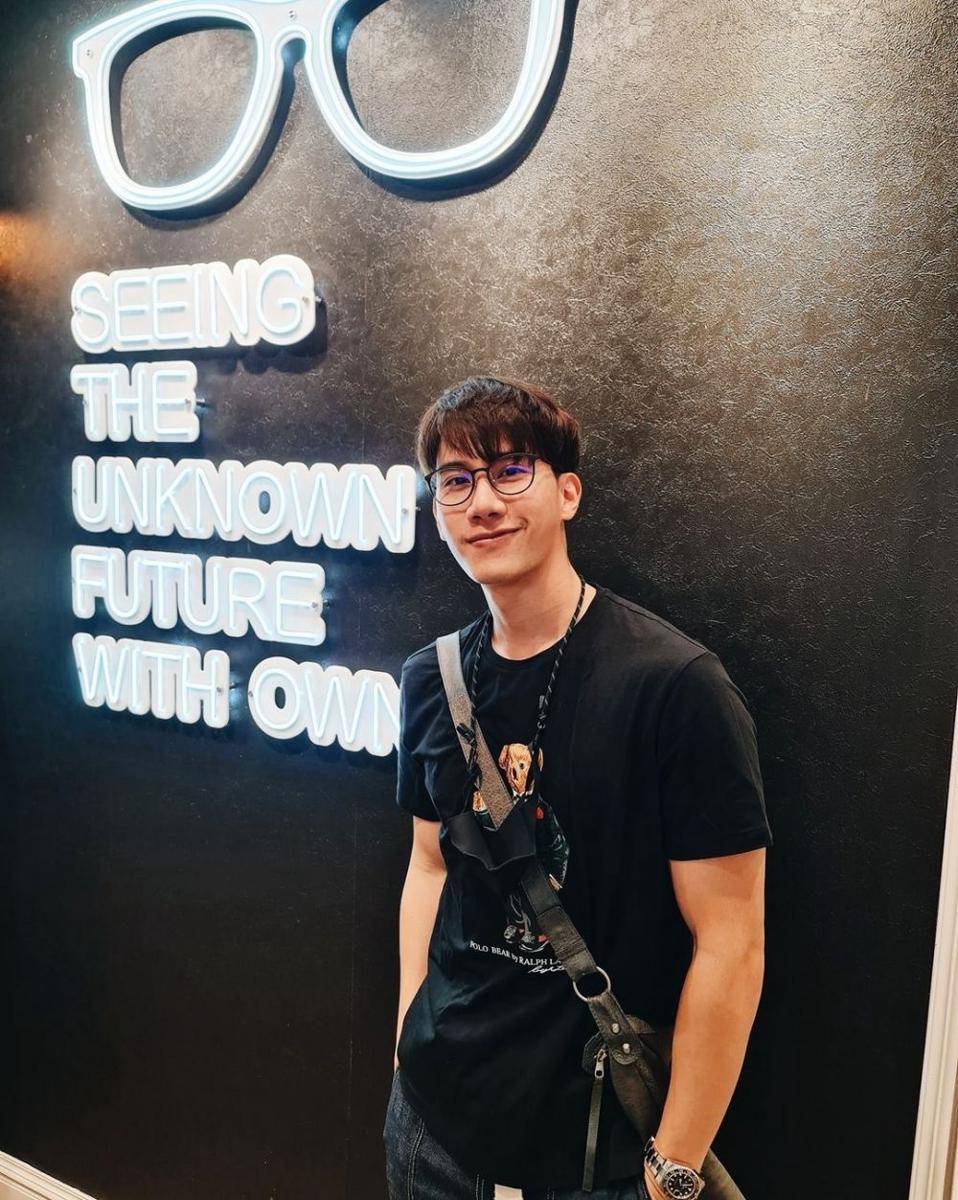 Tul Pakorn (instagram.com/tul_pakorn)