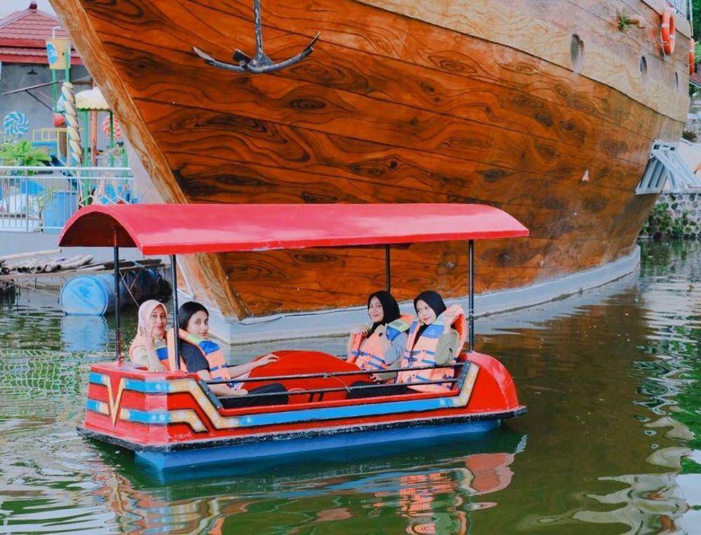 floating resto (instagram.com/floatingrestojogja)