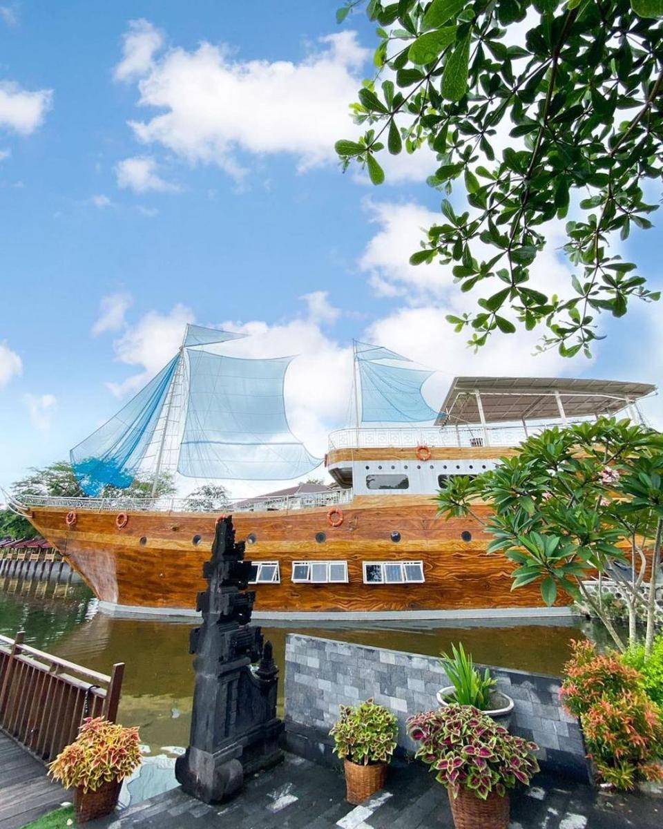 floating resto (instagram.com/floatingrestojogja)