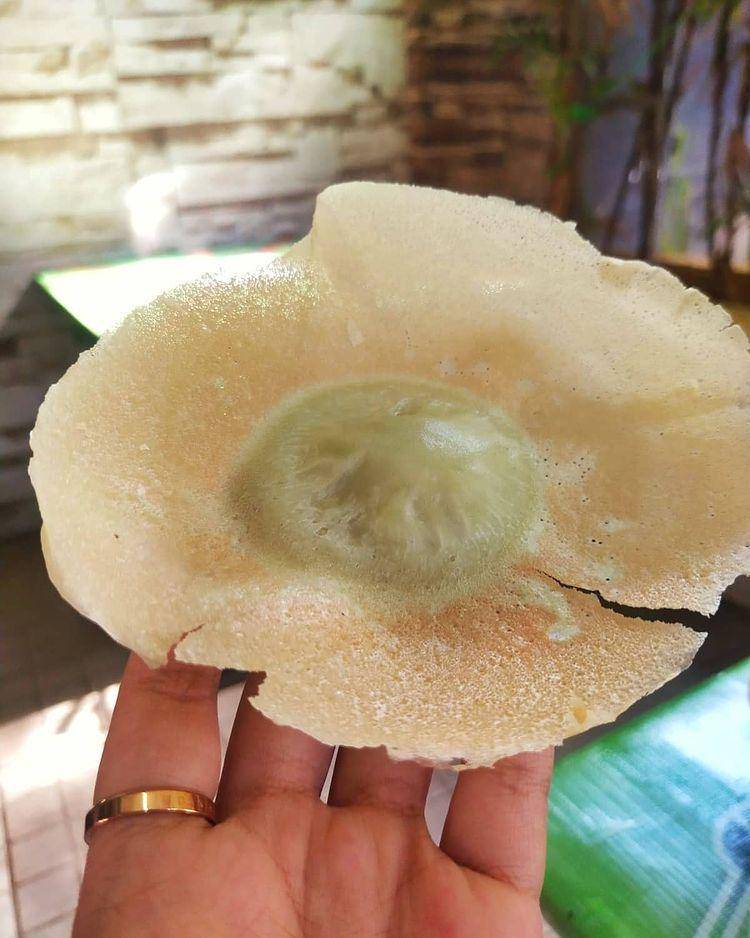 kue ape (instagram.com/chacafoodishaddict/)
