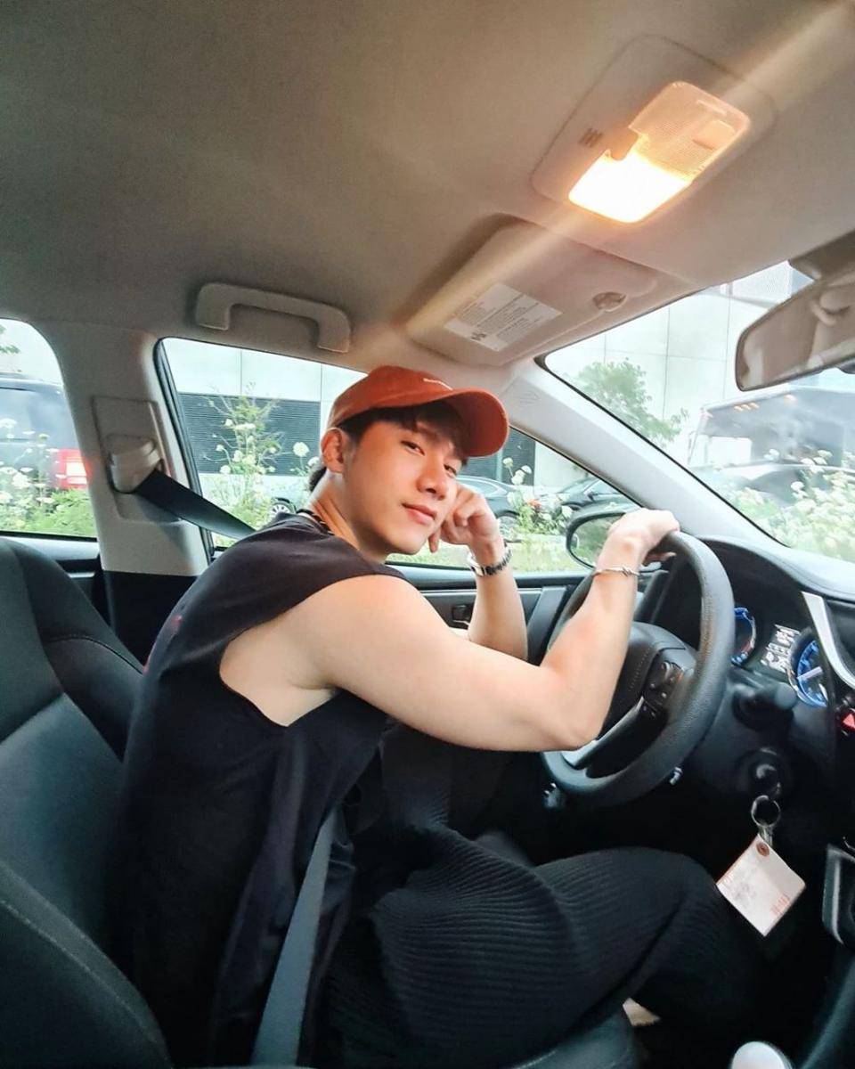 Tul Pakorn (instagram.com/tul_pakorn)
