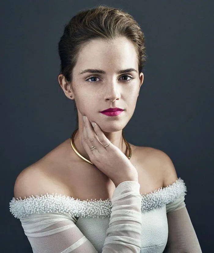 Emma Watson (instagram.com/emmawatson.ex)