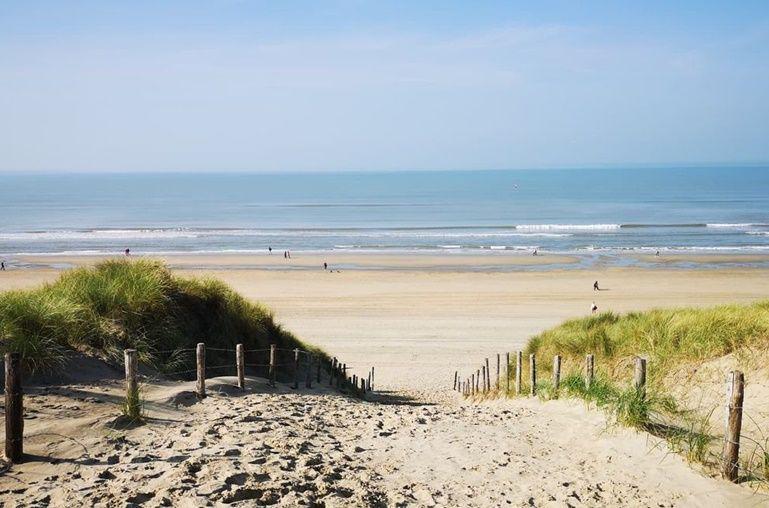 Pantai Zandvoort (instagram.com/michaises)
