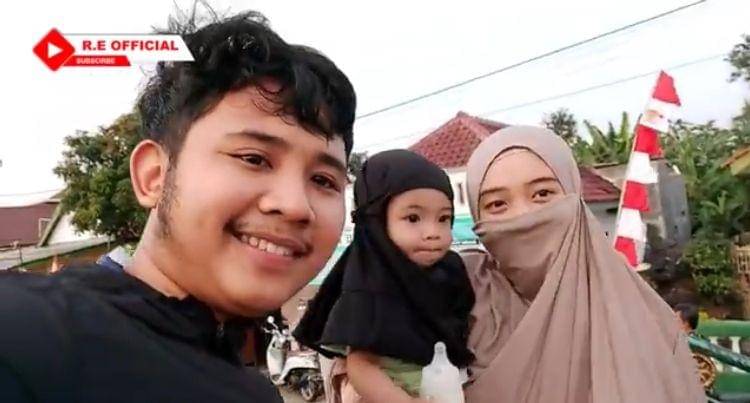 Keluarga Ega dan Rafly DA. (Youtube.com/R.E OFFICIAL)