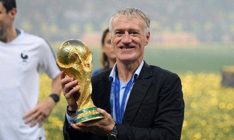 Didier Deschamps membawa Prancis juara Piala Dunia 2018 (dailymail.co.uk)