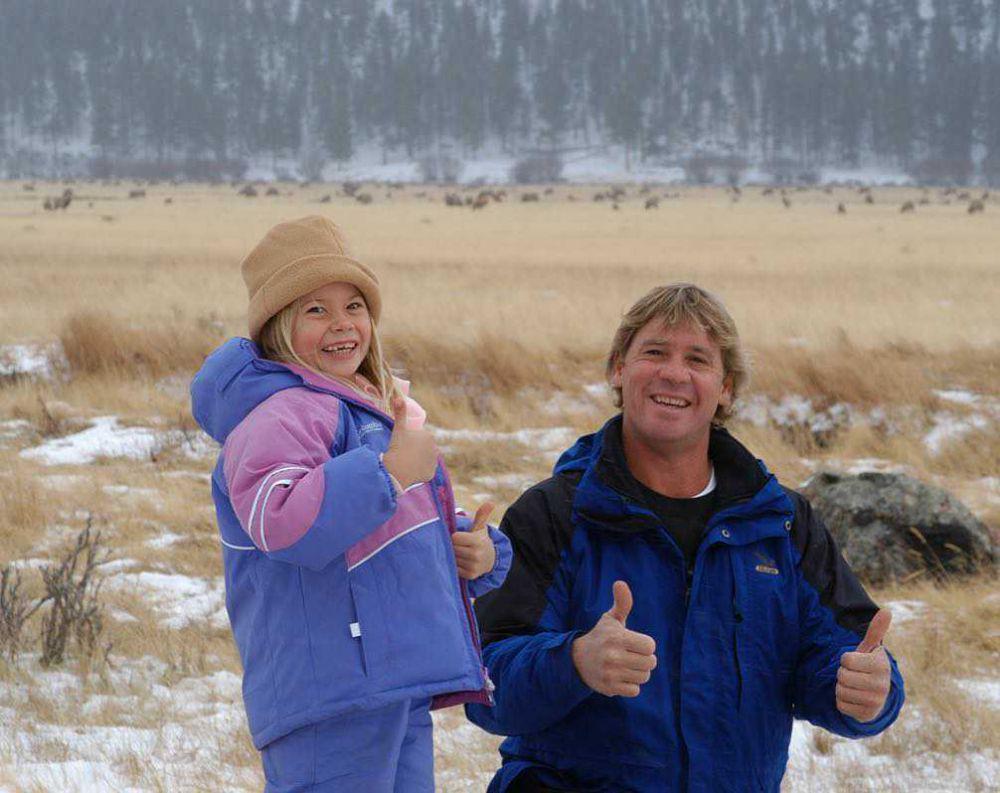 9 Potret Kenangan Manis Steve Irwin Bersama Putri Kesayangan, Bindi