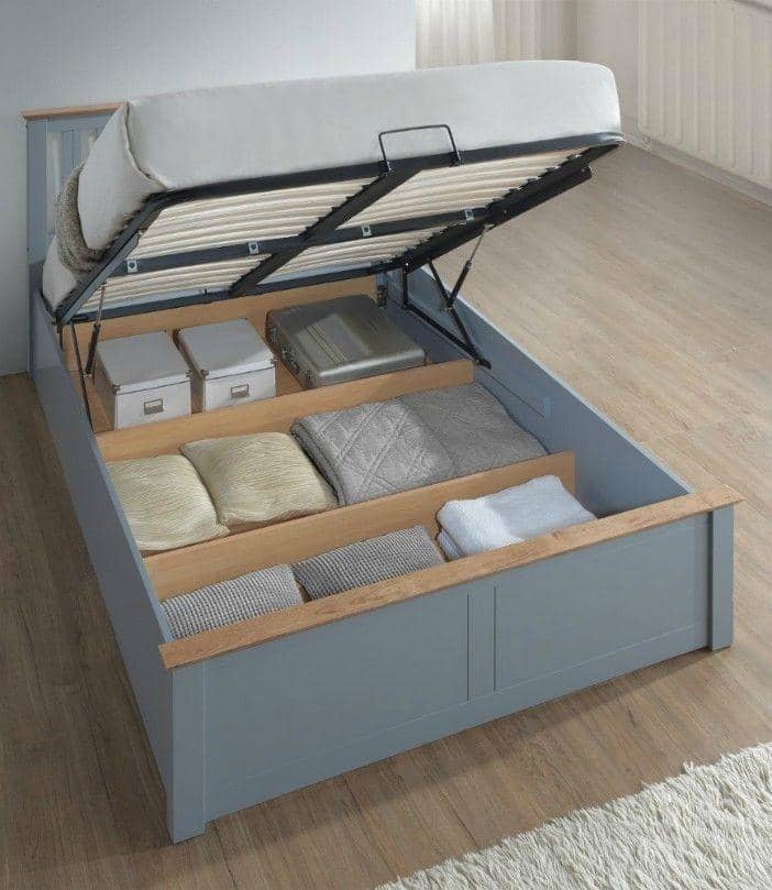 Ide Spot untuk Storage di Rumah (livinginashoebox.com)