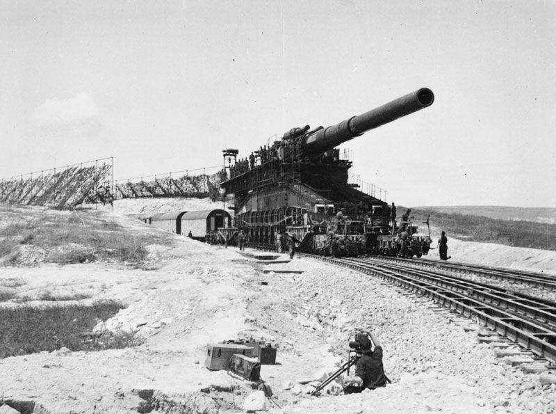 potret Schwerer Gustav (pinterest.co.uk/sandra danby)