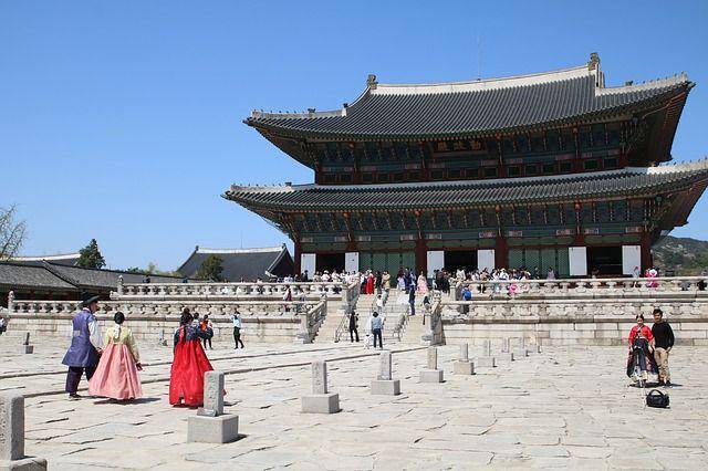 ilustrasi suasana di istana Gyeongbok (pixabay.com/HeungSoon)