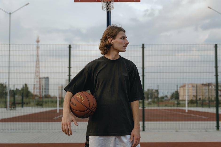 ilustrasi pemain basket (pexels.com/tima-miroshnichenko)