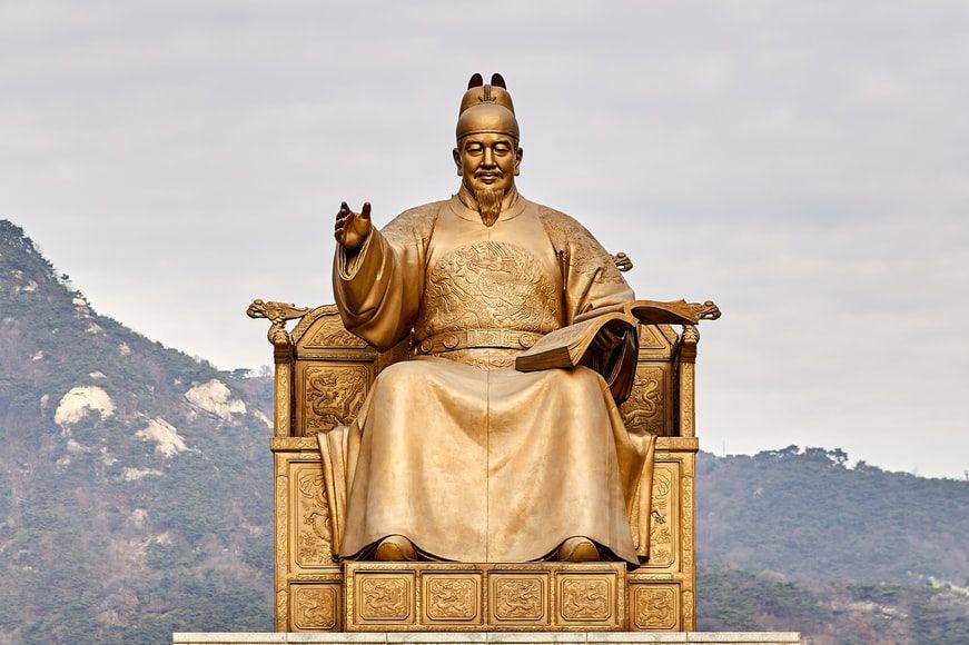 ilustrasi patung Raja Sejong yang Agung (unsplash.com/Mathew Schwartz)