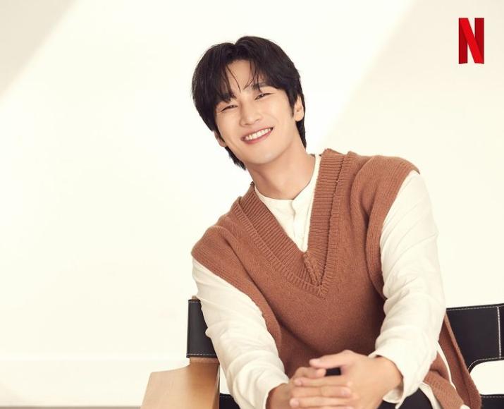 Ahn Bo Hyun (instagram.com/netflixkr)