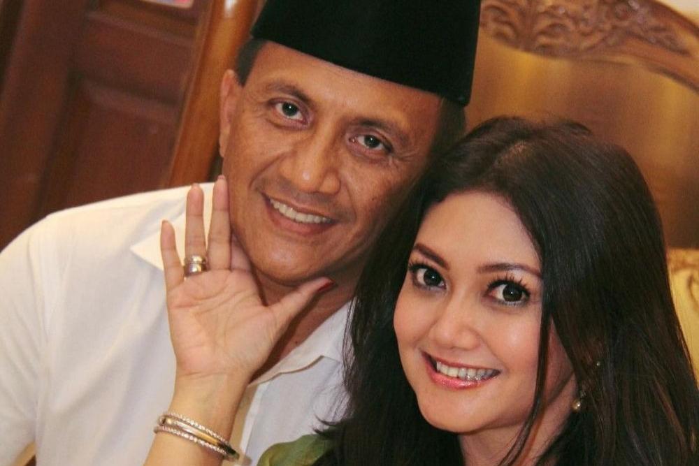 Jarang Tersorot, 9 Potret Hangat Bella Saphira dan Suami