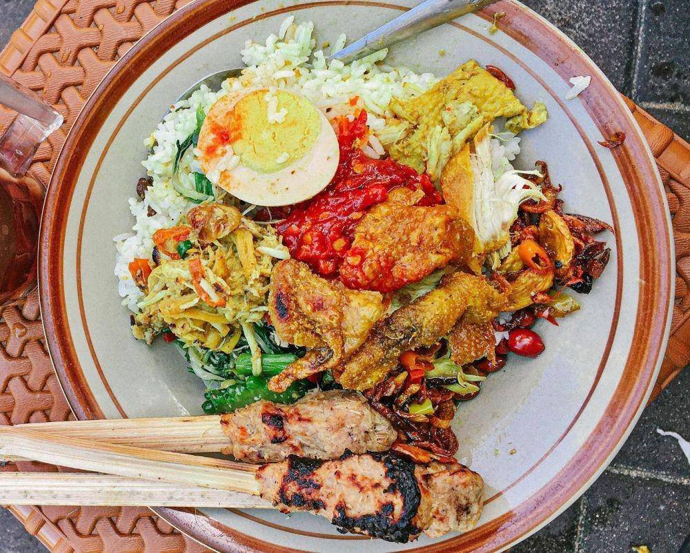 Nasi campur Men Weti (instagram.com/budi.eats)