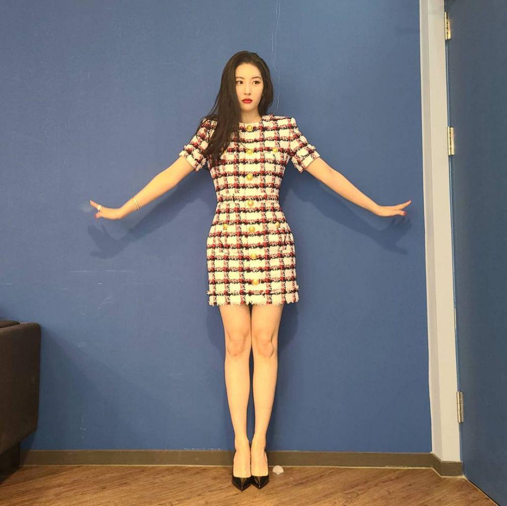 Outfit Sunmi (instagram.com/miyayeah)