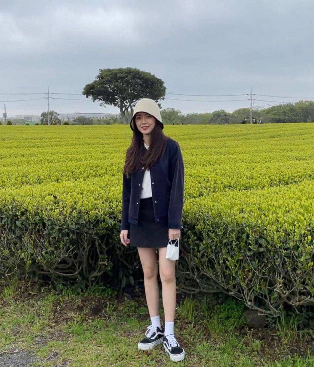 Outfit Kim Hyun Soo (instagram.com/hyeon0_0soo)