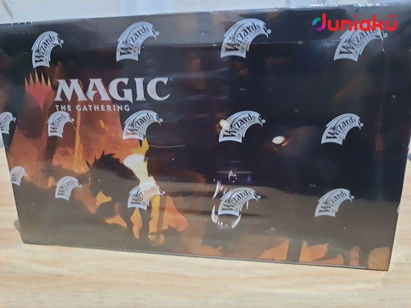 Booster Box Magic the Gathering Innistrad Midnight Hunt. duniaku.com/Adhitya Daniel