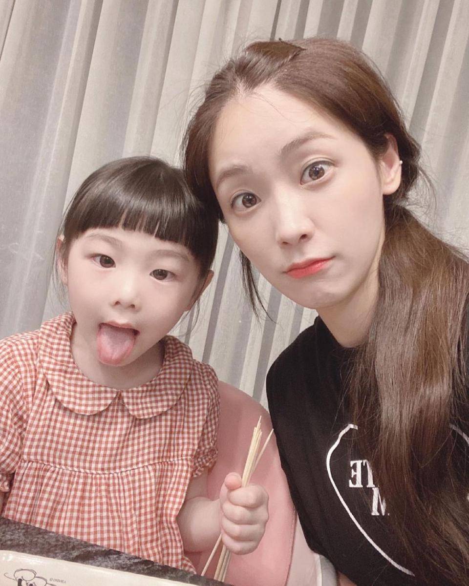Soyul dan putrinya, Jam Jam (instagram.com/moonheeyul)