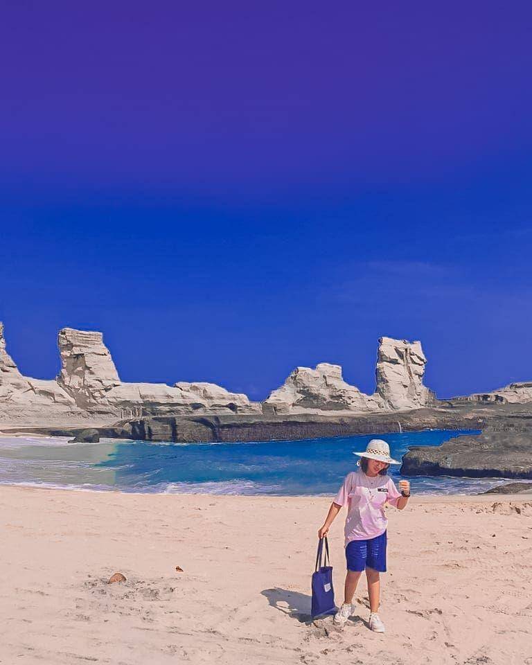 Pantai Klayar (instagram.com/desi_desuka799)