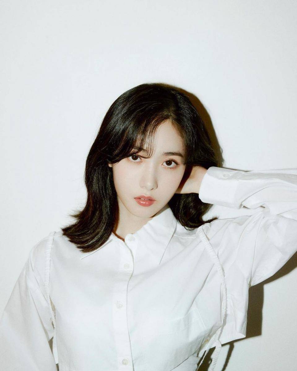 SinB VIVIZ (instagram.com/bscenez)