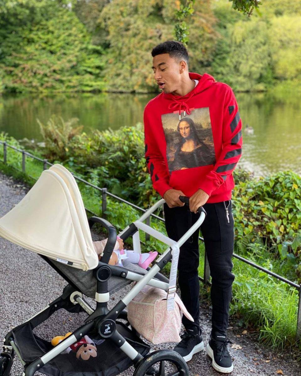 Gaya busana Jesse Lingard (instagram.com/jesselingard)