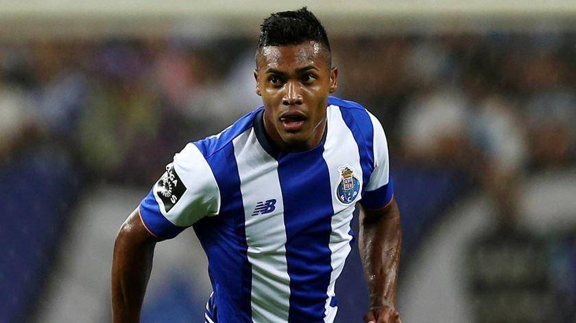 Alex Sandro (rr.sapo.pt)