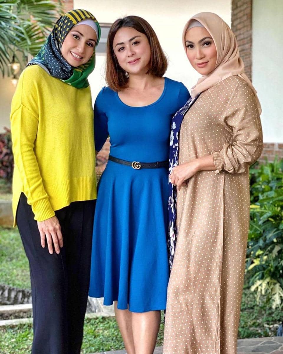 potret Nella Anne dan pemain Satu Atap 5 Keluarga (instagram.com/nella_anne)