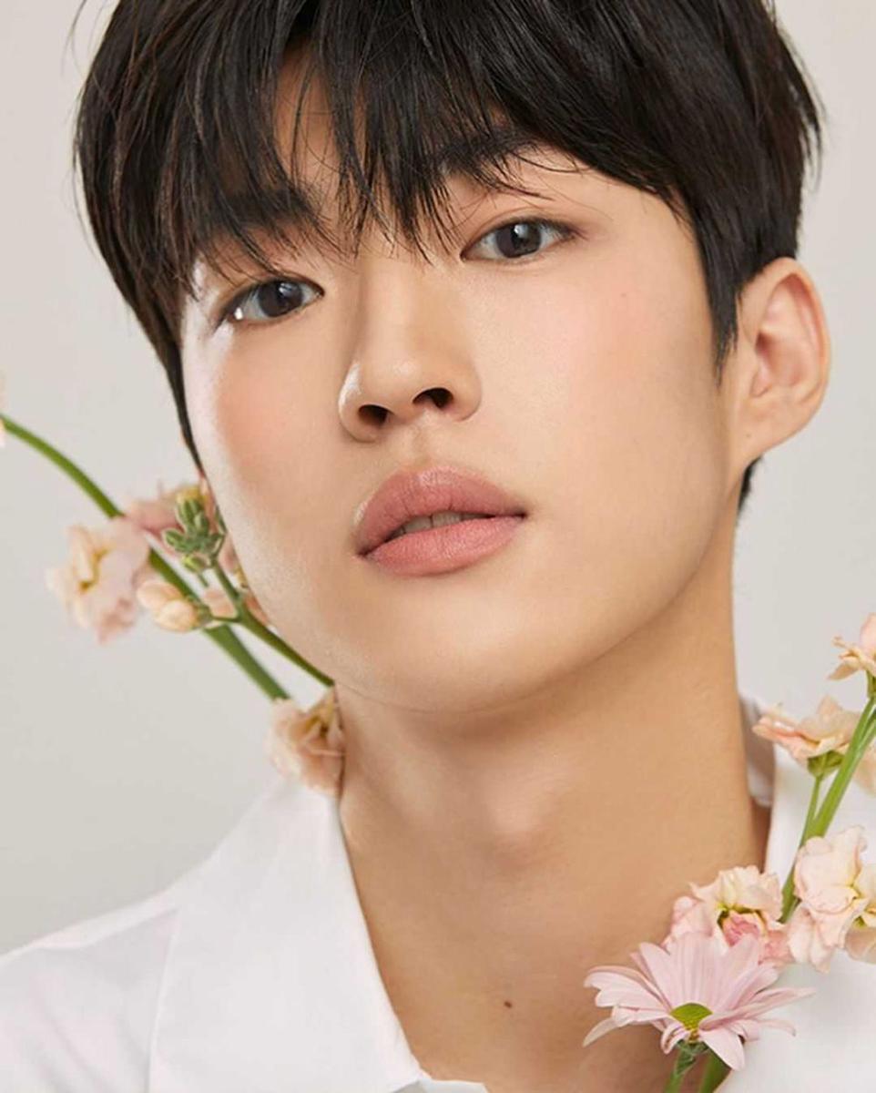 Baek Sung Chul (instagram.com/esteemmodels)