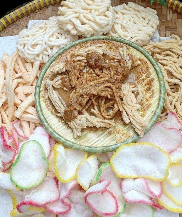 aneka kerupuk (instagram.com/_herlina_ng)