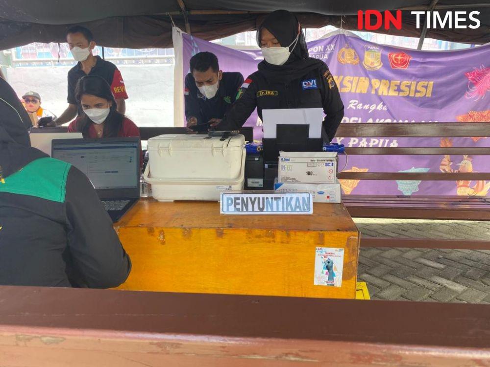 Gerai vaksin TNI-Polri yang berada di GOR Trikora, Abepura, Jayapura. (IDN Times/Ilyas Mujib).