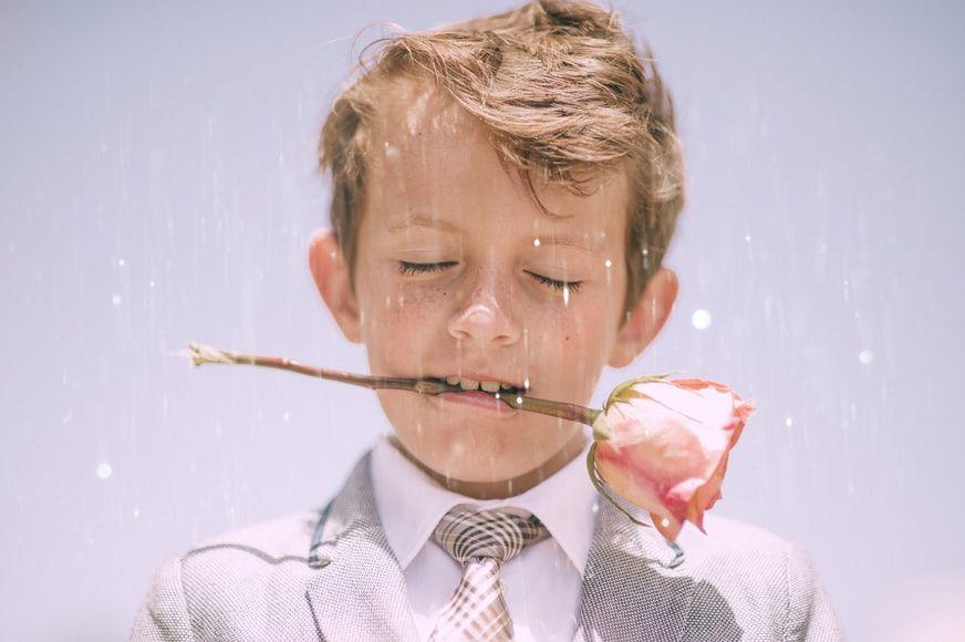5 Tips Mendampingi Anak yang Patah Hati karena Cinta Monyet