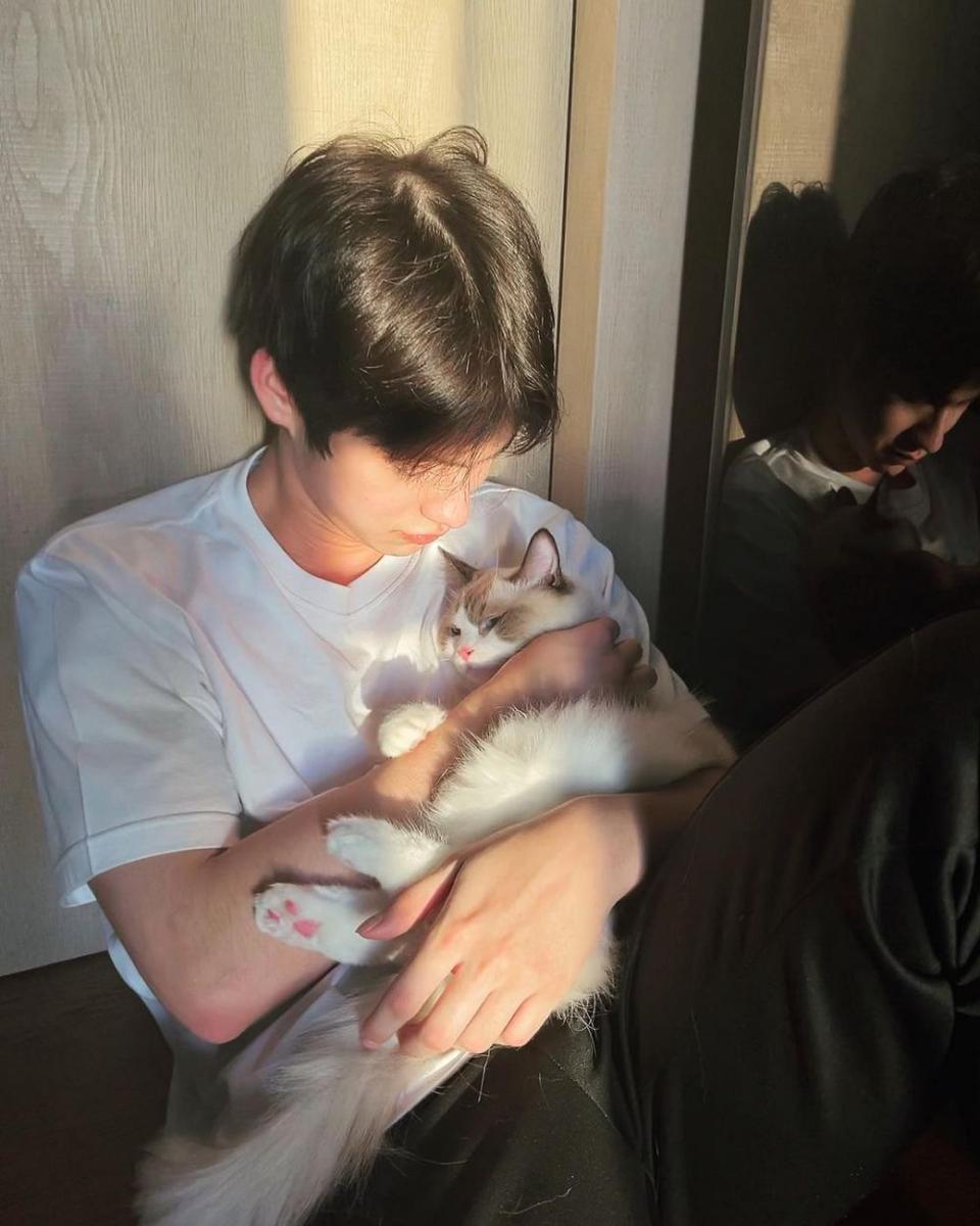 Bright Vachirawit (instagram.com/bbrightvc)