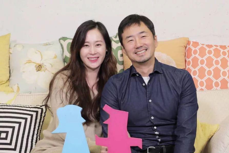 Ryu Seung Soo dan istrinya (soompi.com)