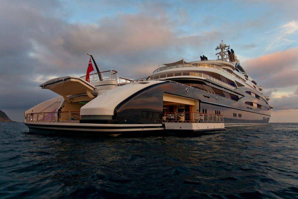 Yacht milik Mohammad Bin Salman Al Saud (yachtharbour.com)