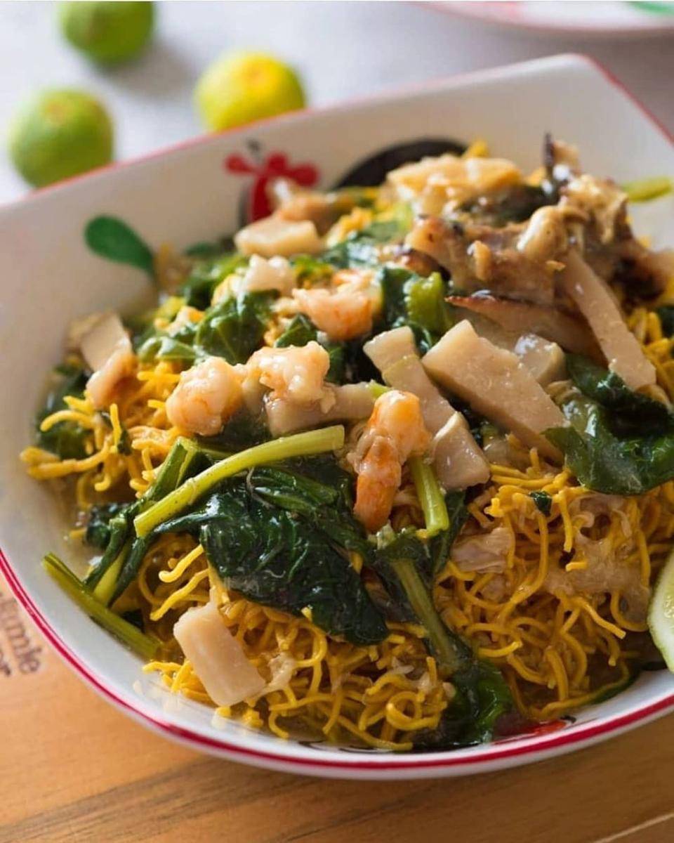 mie titi (instagram.com/miss.culinary88)