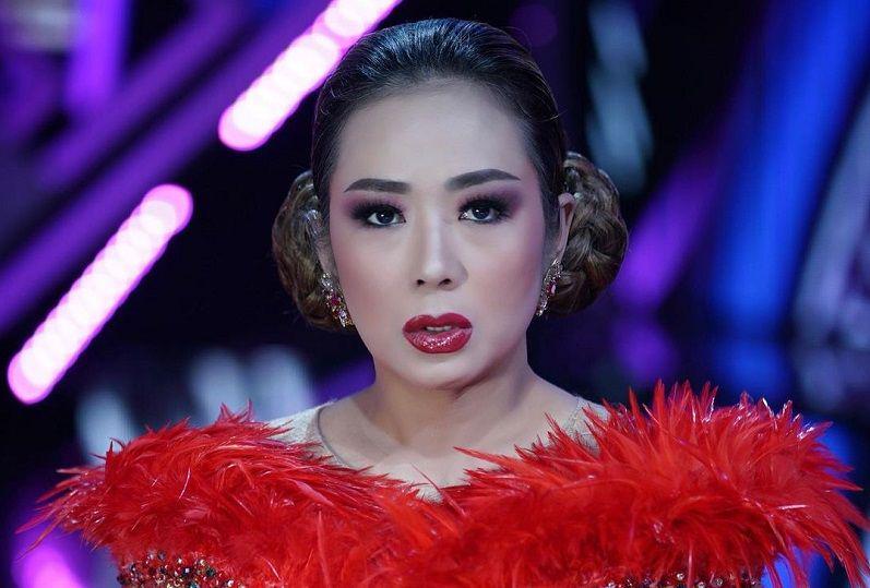 5 Artis Diberi Surprise Anti Mainstream, Ada yang Jadi Raja!
