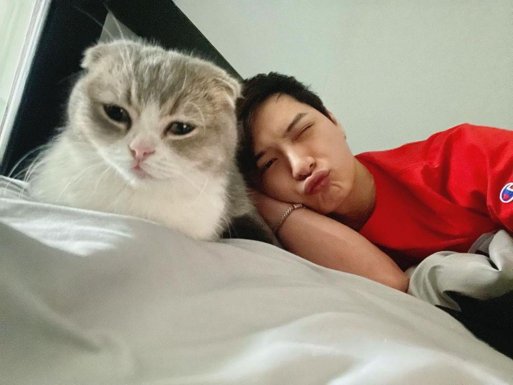 Krist Perawat (instagram.com/kristtps)