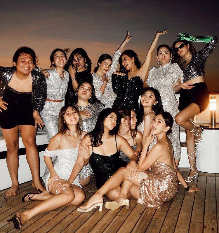 Geng seleb ((Instagram.com/rachelvennya)