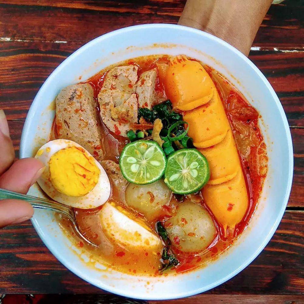 seblak (instagram.com/saungkebonceuedoh)