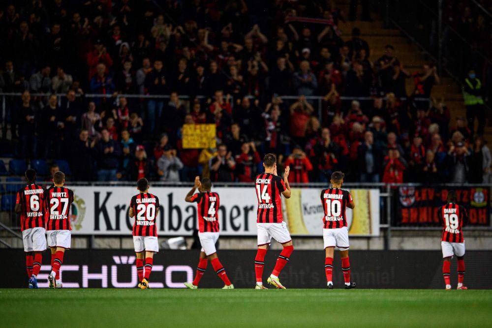 potret selebrasi kemenangan Bayer Leverkusen (twitter.com/bayer04_en)
