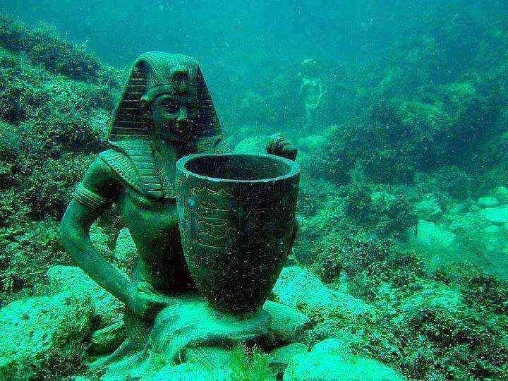 alexandria underwater (instagram/shersalem75)