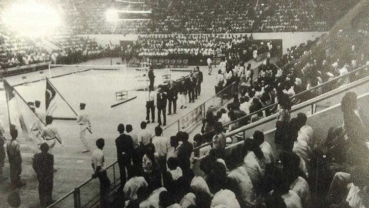 suasana di Istora Senayan saat Thomas Cup 1967 (dok. indosport.com)
