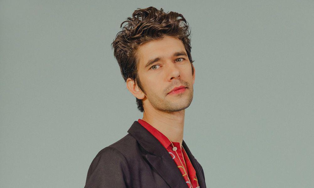 10 Fakta Ben Whishaw, Sosok Quartermaster di Film 'No Time To Die'