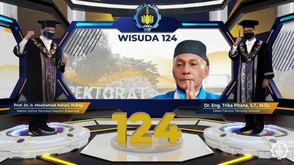 Wisudawan S2 ITS berusia 59 tahun, Unggun Dhana. Dok. Humas ITS.