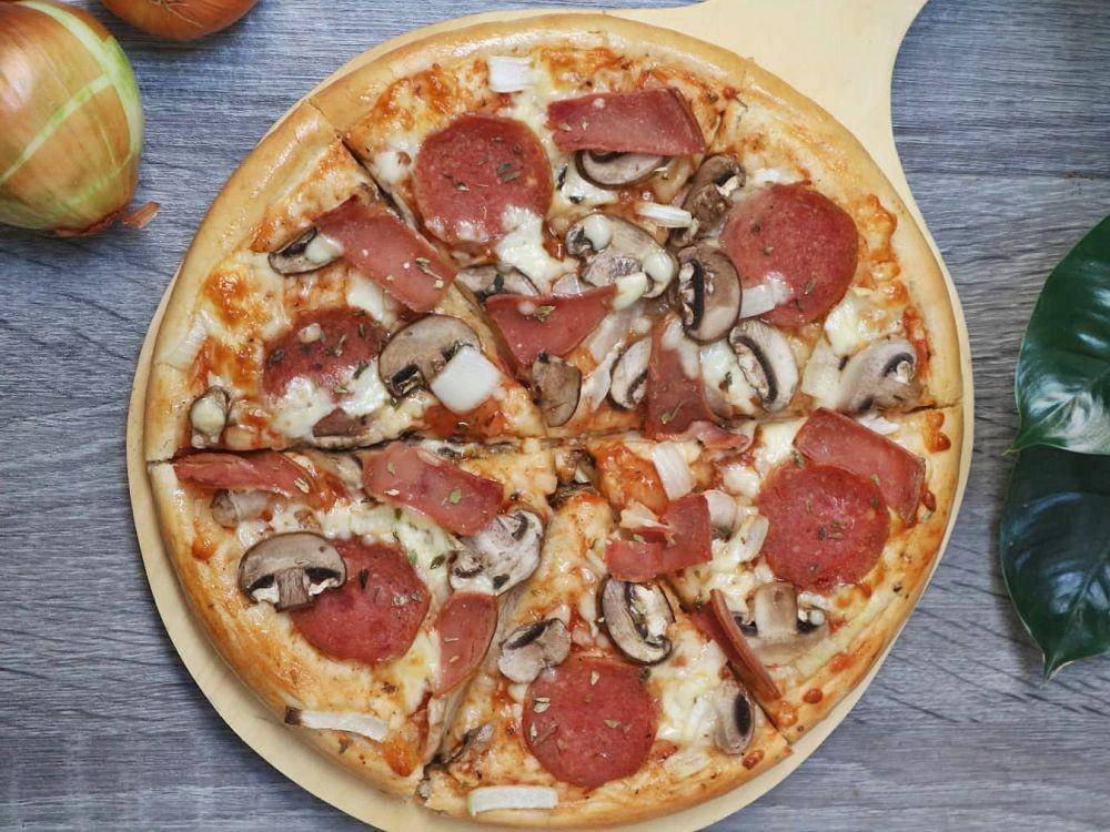 Beef mushroom pizza (instagram.com/justminekitchen)