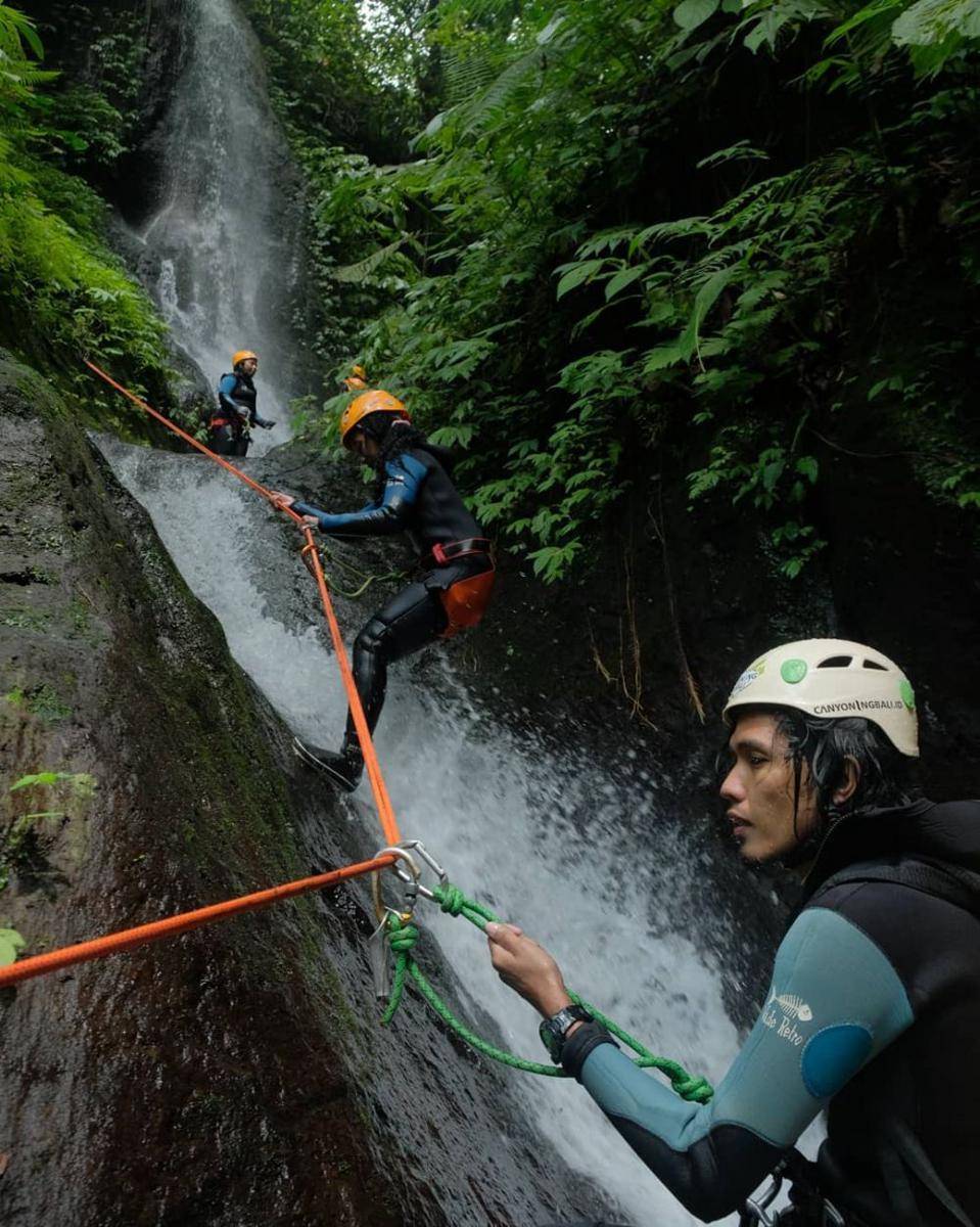 ilustrasi olahraga canyoning (instagram.com/canyoningbali)