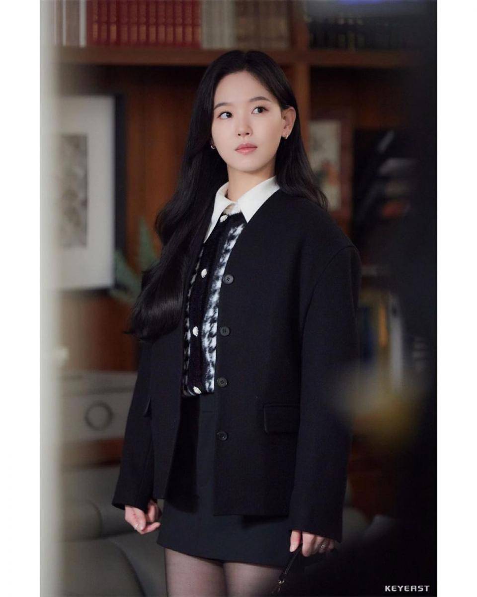 Kang Han Na (instagram.com/k_hanna_)