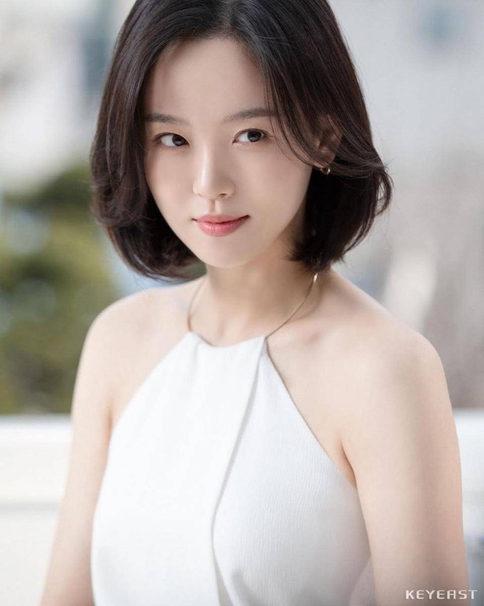 Kang Han Na (instagram.com/k_hanna_)
