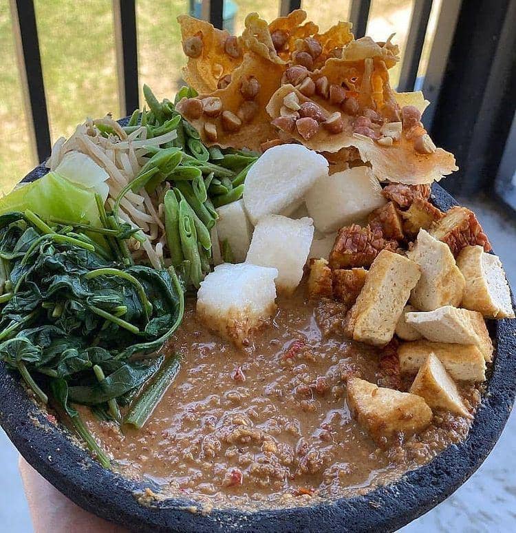 gado-gado (instagram.com/olahan.makanann)